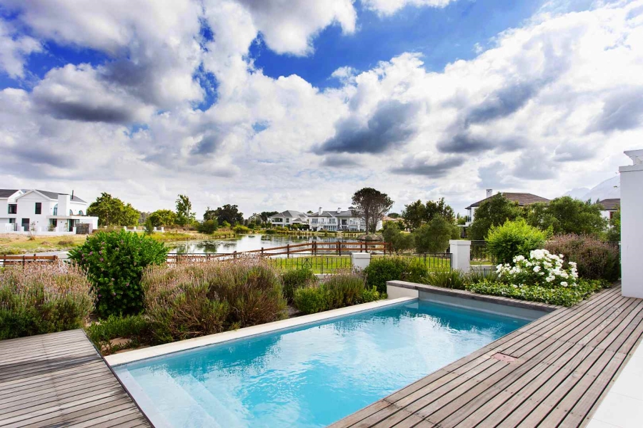 To Let 4 Bedroom Property for Rent in Val De Vie Estate Western Cape